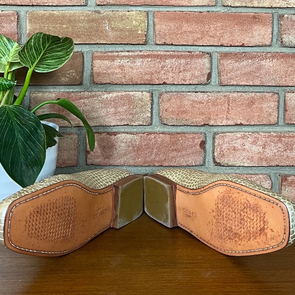 Robert Zur Soft Gold Crocodile Embossed Glove Loafer with Square Toe in Size 12 - Picture 8 of 11